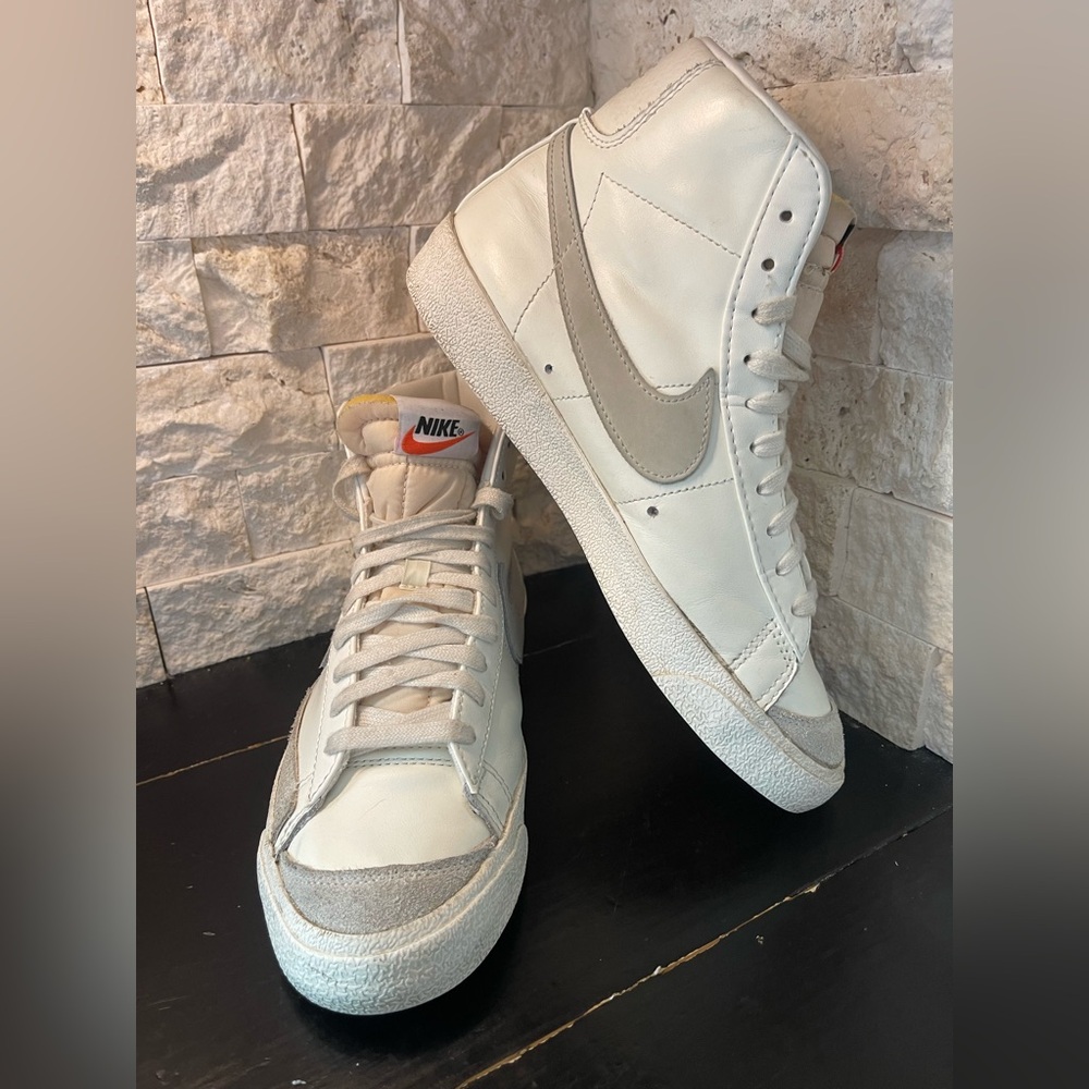 Nike Blazer Mid '77 Vintage Leather Suede Ladies Size 8 CZ 1055-120